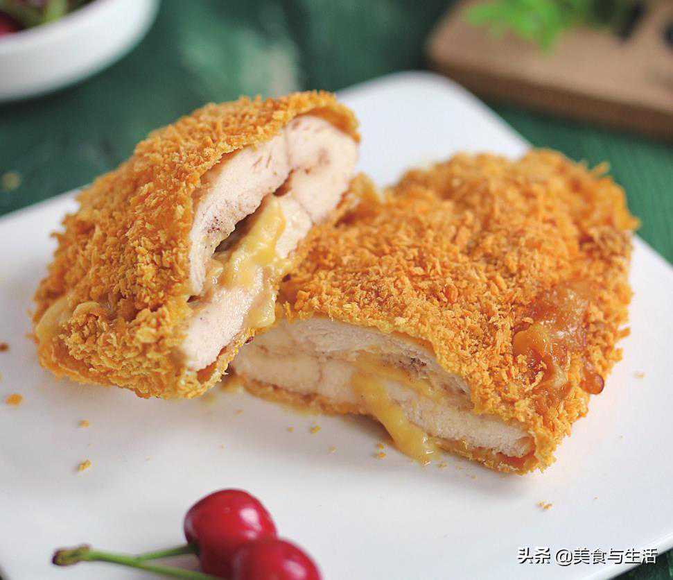 宅在家也能解嘴馋，这样做鸡排，不用油炸就搞定，咬一口还会爆浆