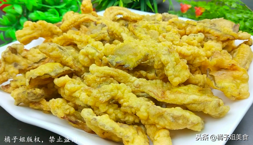 2斤蘑菇，3个鸡蛋，不炒菜不煮汤，教你一个想不到的做法，超美味