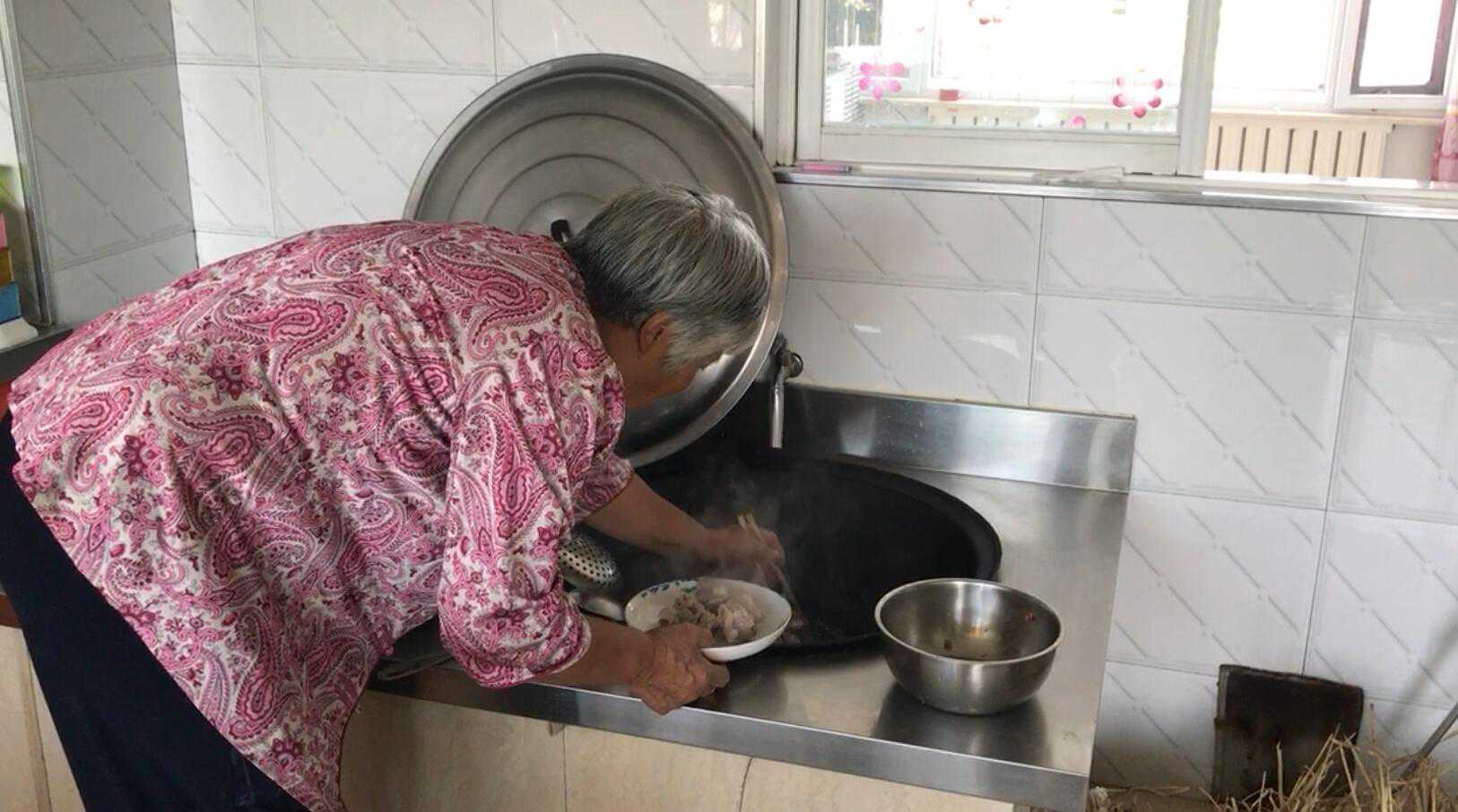 老妈菜谱之「大丰收」各种食材一锅出，营养有健康，老妈独家秘笈