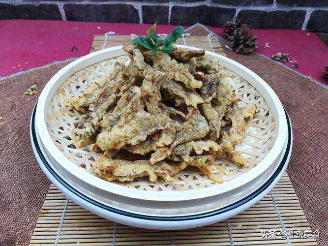 大厨教你调配万能干炸糊，地道干炸蘑菇做法，拿肉也不换