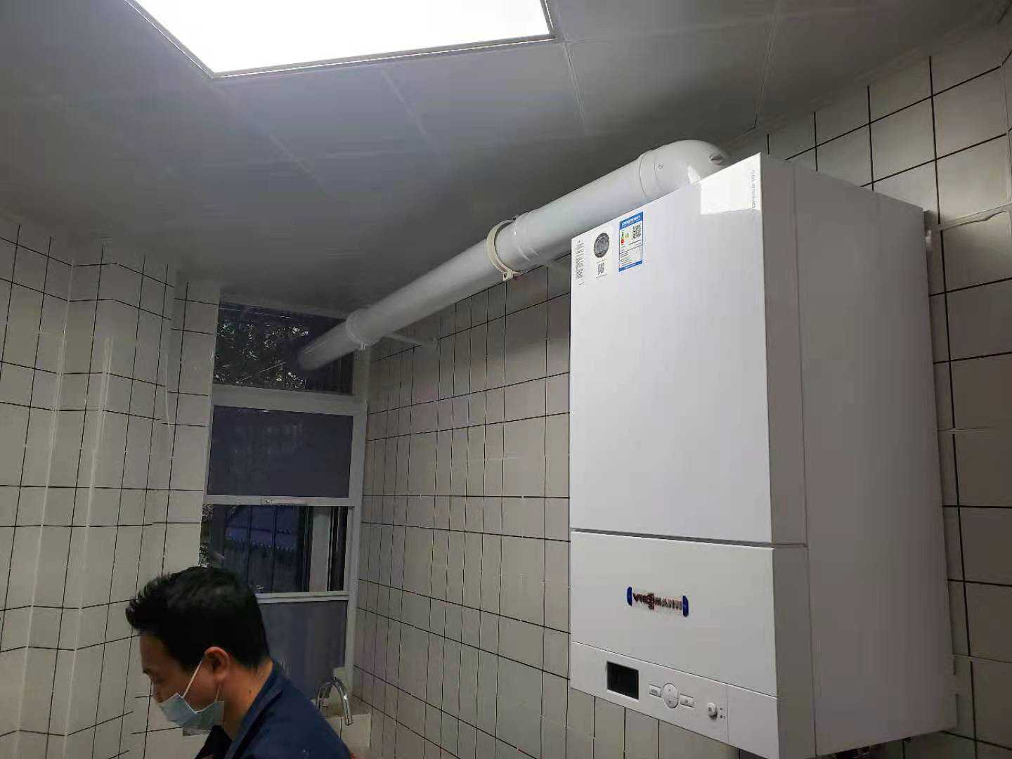 燃气壁挂炉怎样点火？