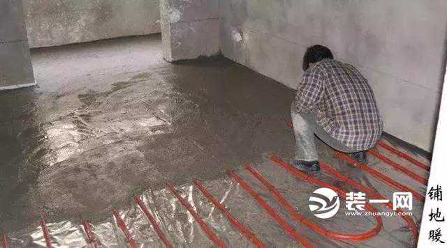 卫生间需要铺地暖吗？电地暖好还是水地暖好