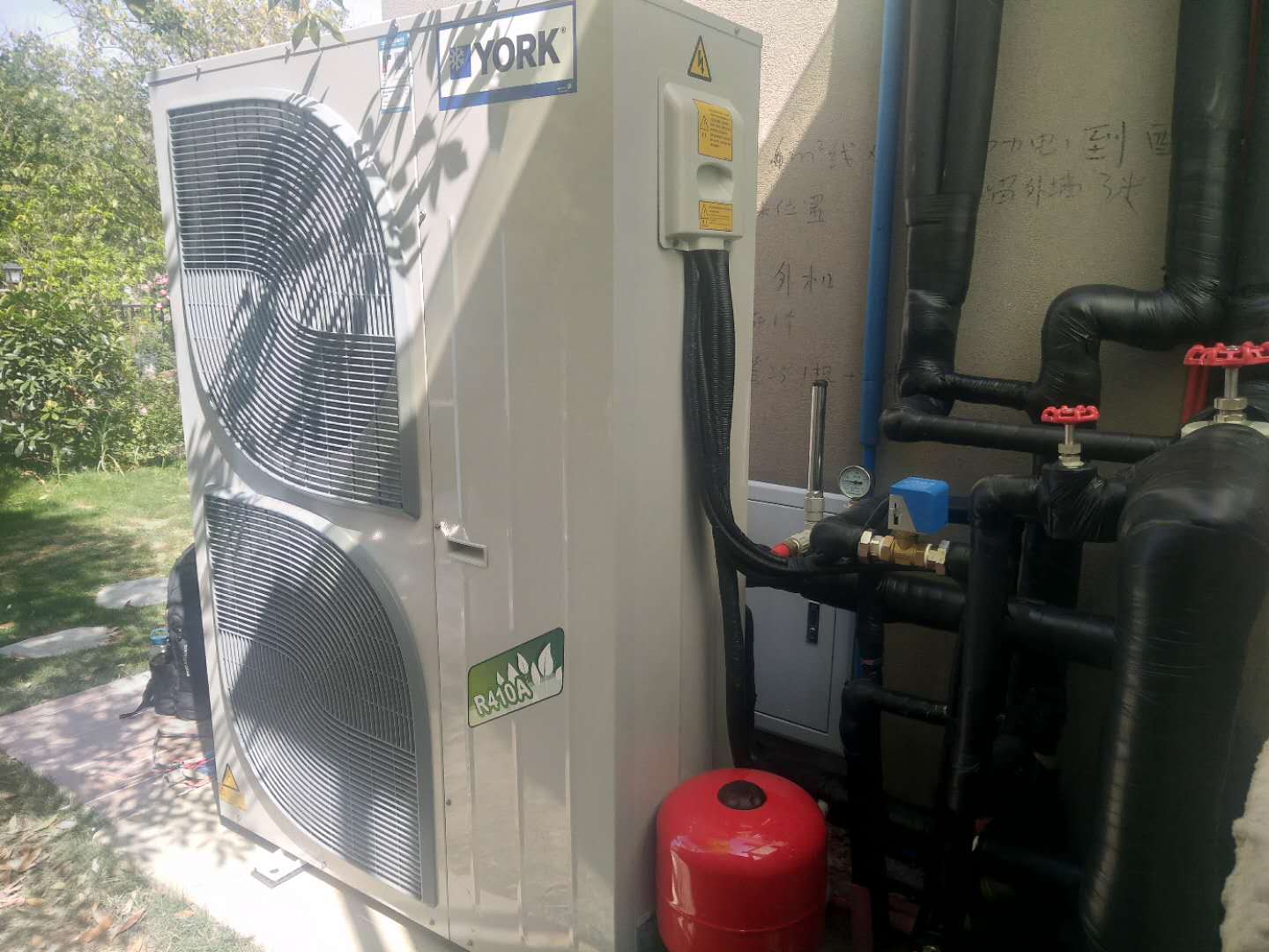 约克空气能12型号能带多少平方的地暖？每月400元过冬很正常