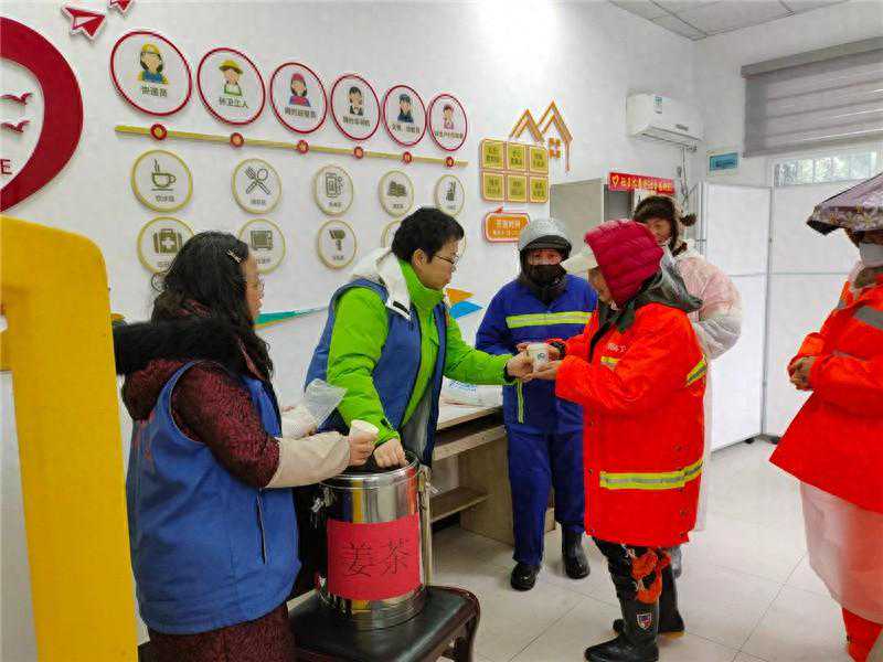 开暖气上姜茶 武汉汉阳151个“阳小驿”向户外工作者全开放