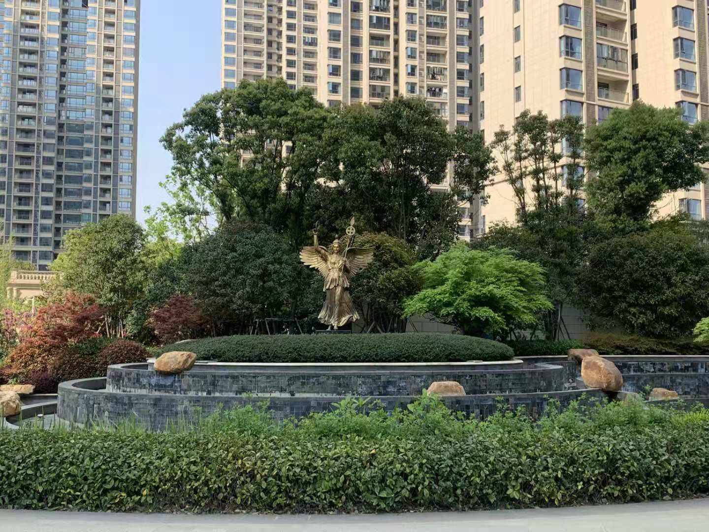 武汉东湖楚世家明装暖气片安装实拍图，要装暖气片的看过来
