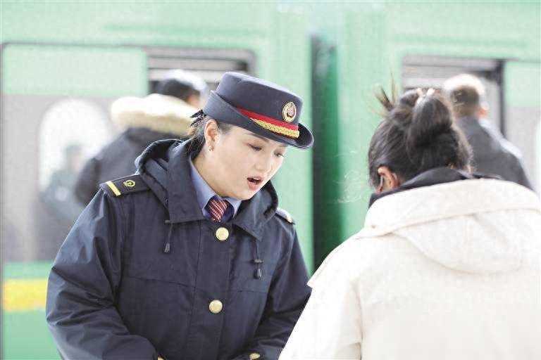 天路“送暖人”和拉日铁路的十年之约