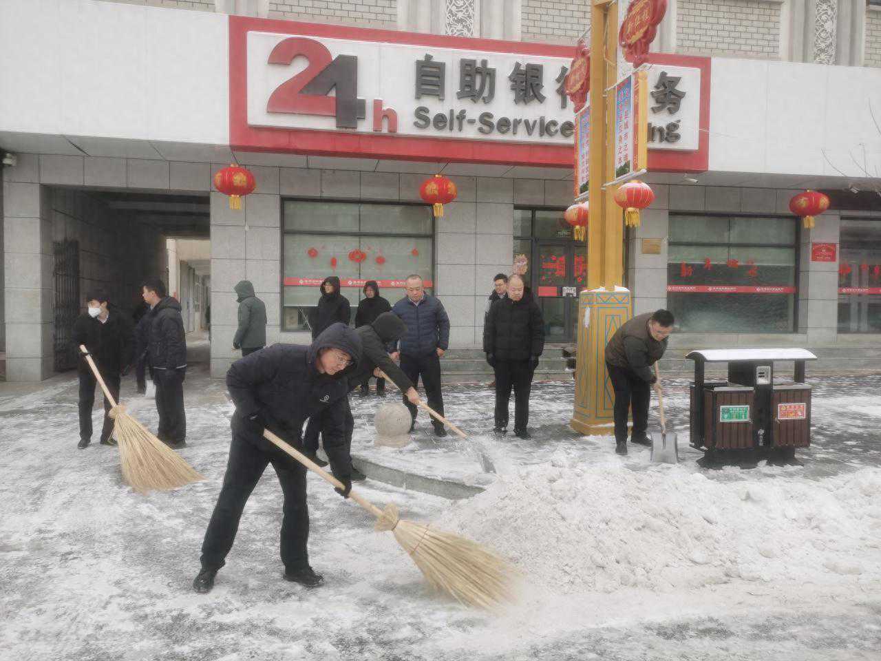 服务“不打烊”海原农商行铺就金融暖心路